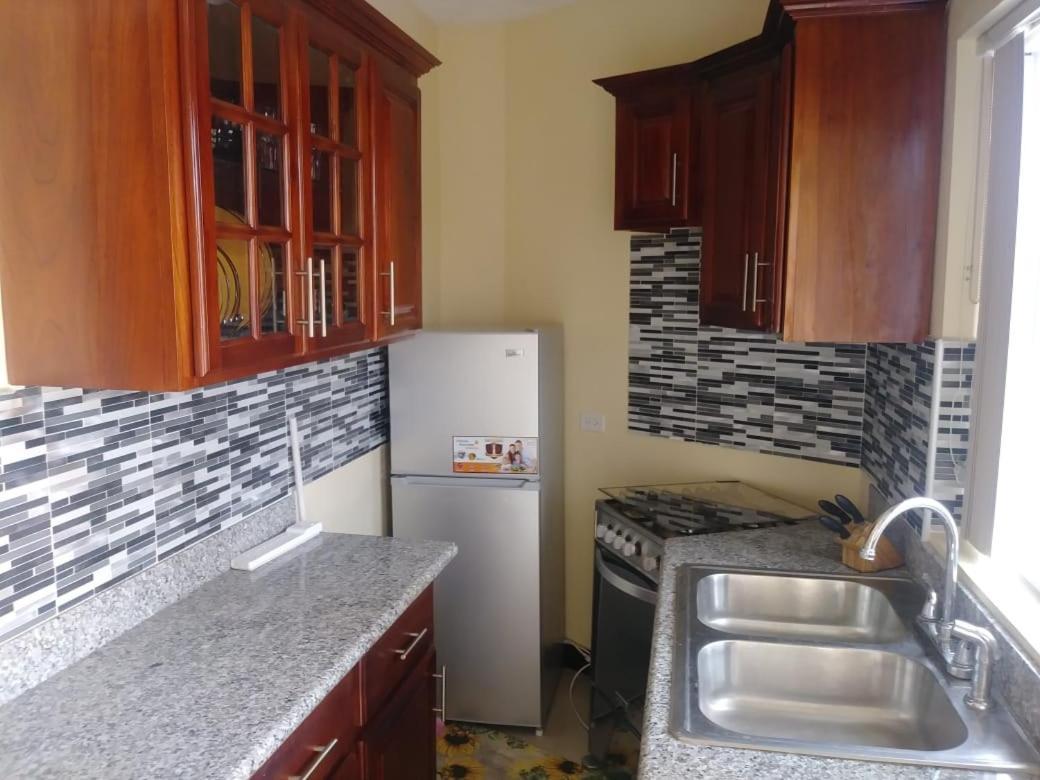 Ferienwohnung Irie Hideaway - Private Studio In Gated Community --Caribbean Estates, Portmore Exterior foto